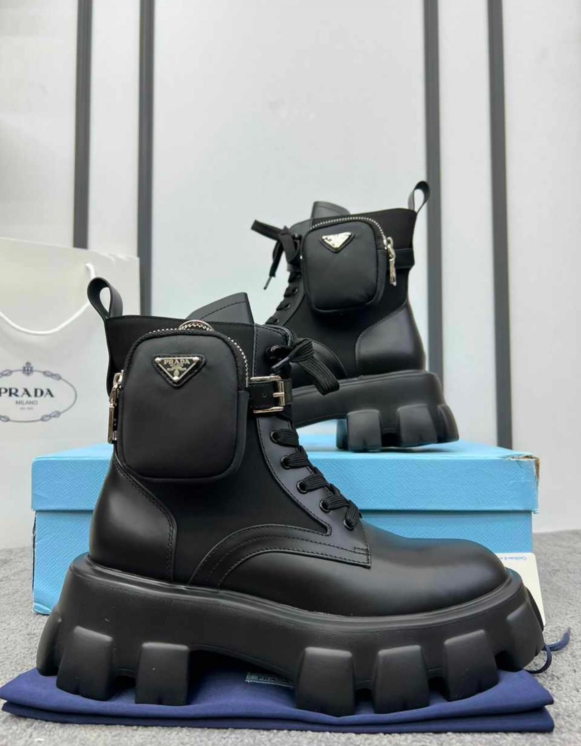 CHAUSSURES PRADA