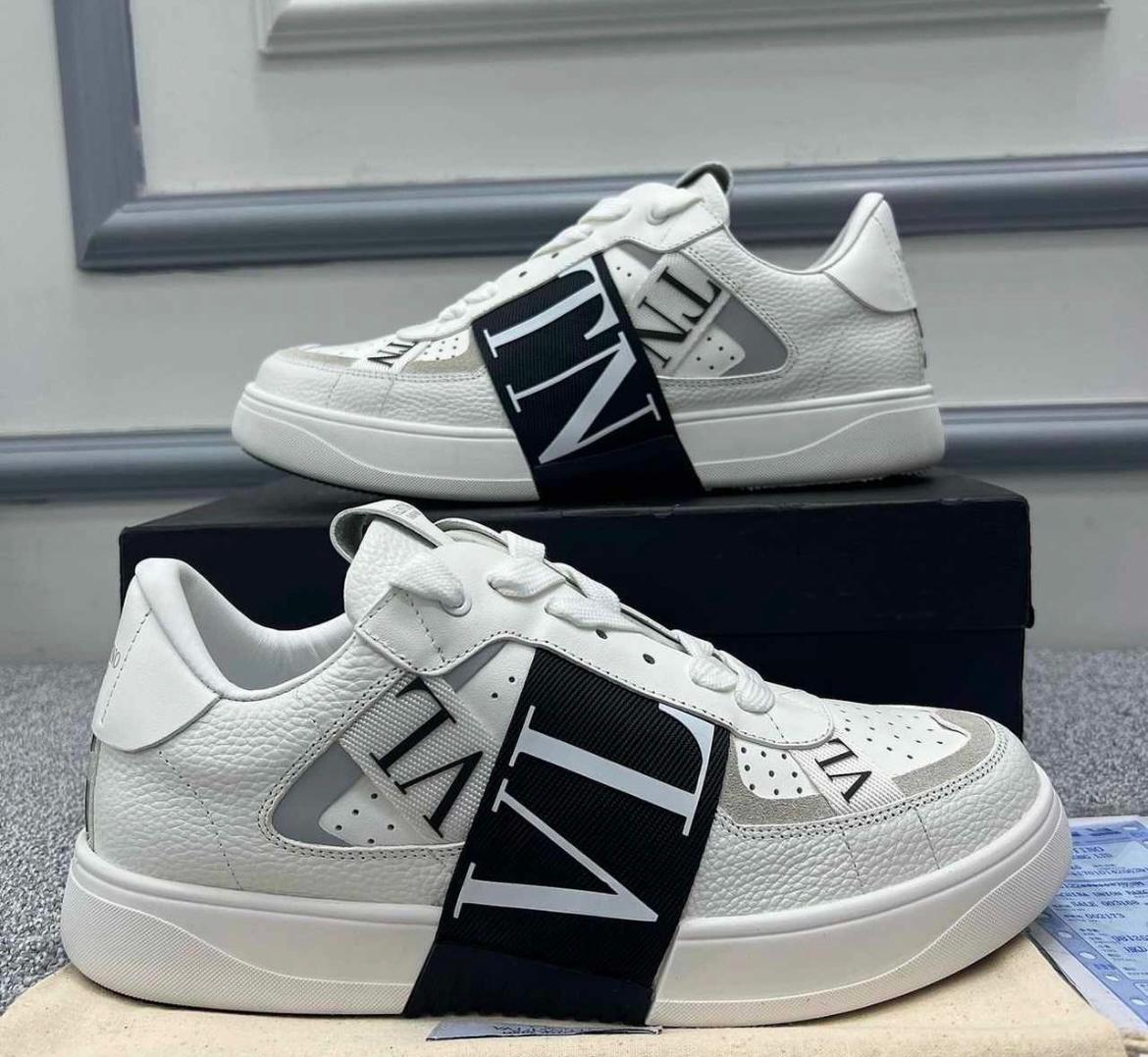 CHAUSSURES VALENTINO  3