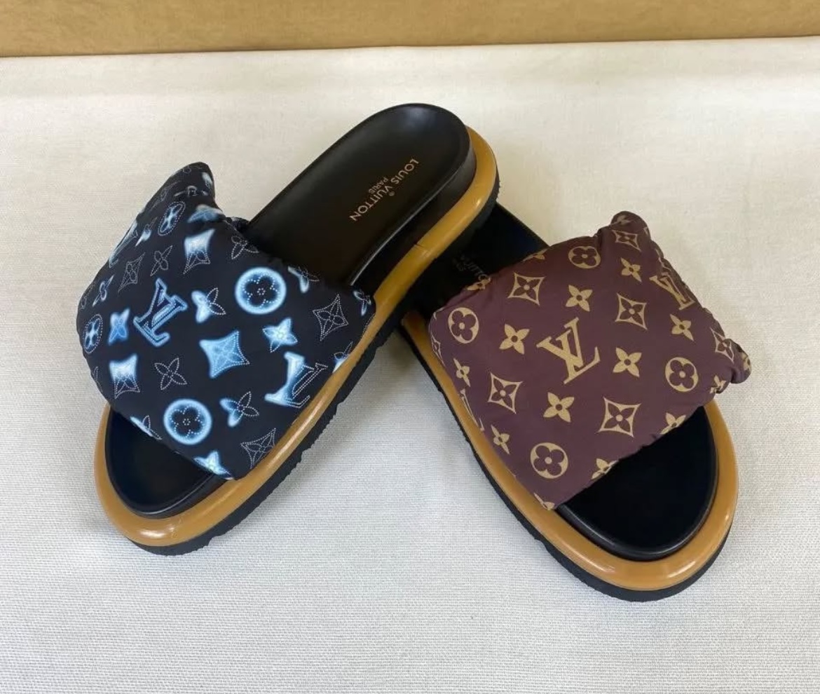 Claquettes LOUIS VUITTON 5