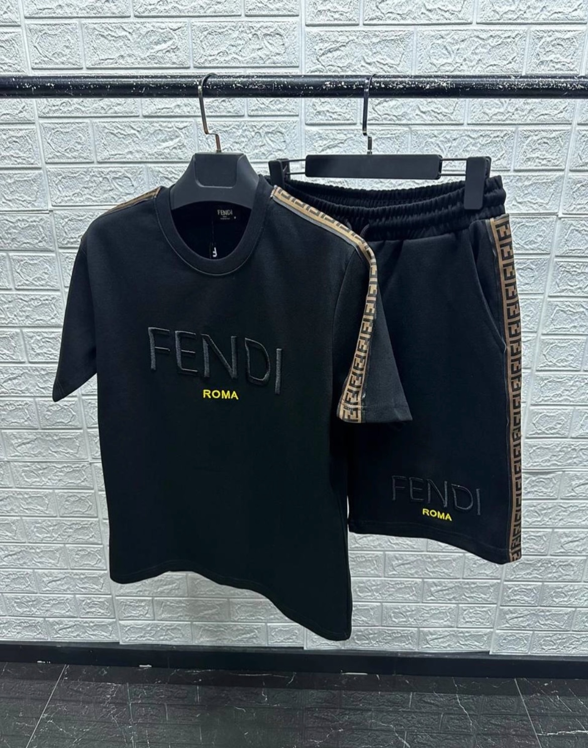 Short T-shirt FENDI