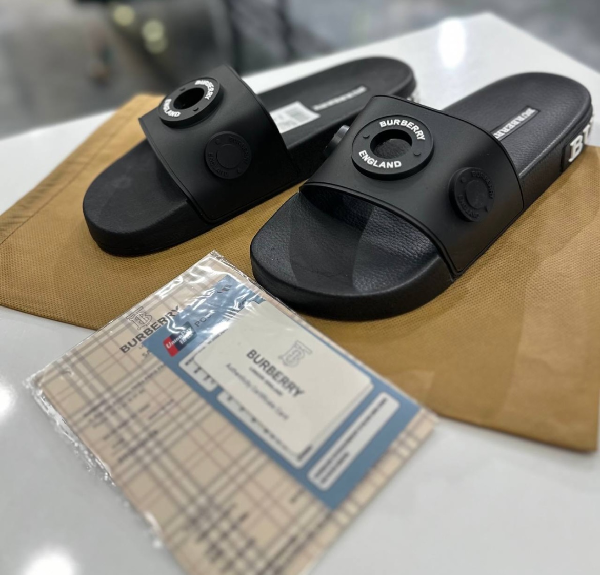 Claquettes Burberry 00